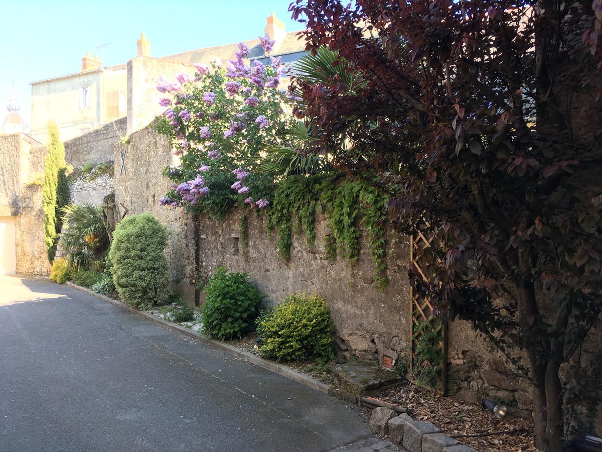 Logis Hotel Le Chene Vert Savenay Exterior photo